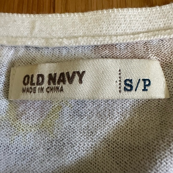 Old Navy v-neck 6 button-down flowery long sleeve sweater, size small petite - Picture 3 of 6